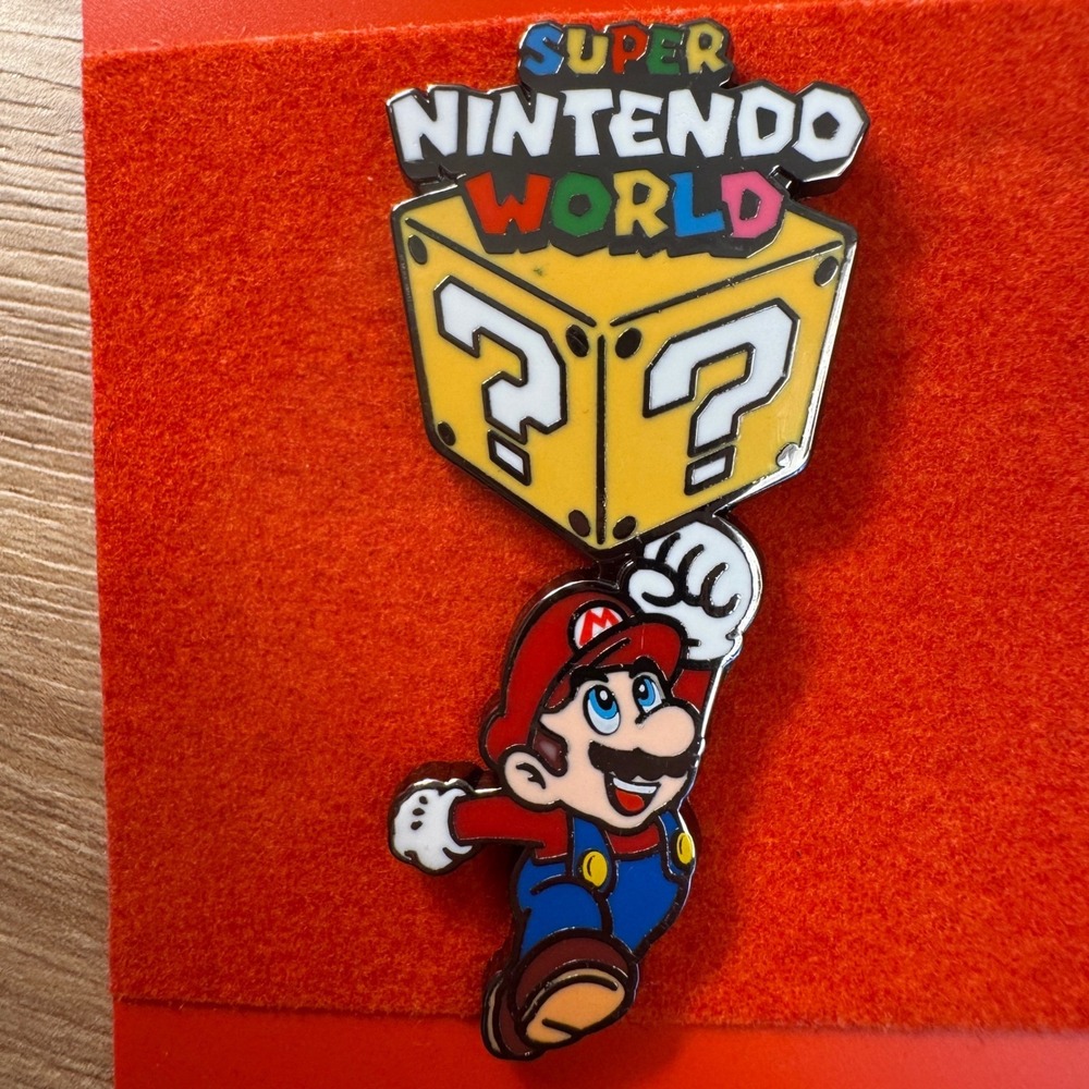 Super Nintendo World Universal Studios Mario Question Block Enamel Pin NEW